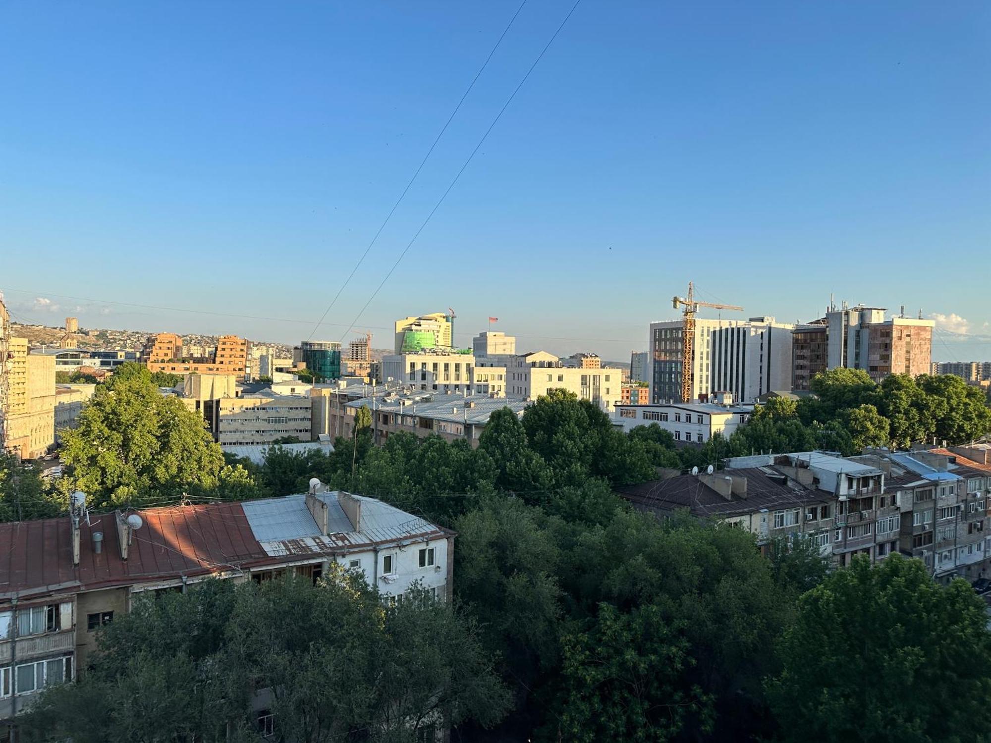Yeznik Koghbatsi - Amiryan Crossroads 1 Bedroom Comfy Apartment With Balcony Ko100 Yerevan Exterior photo