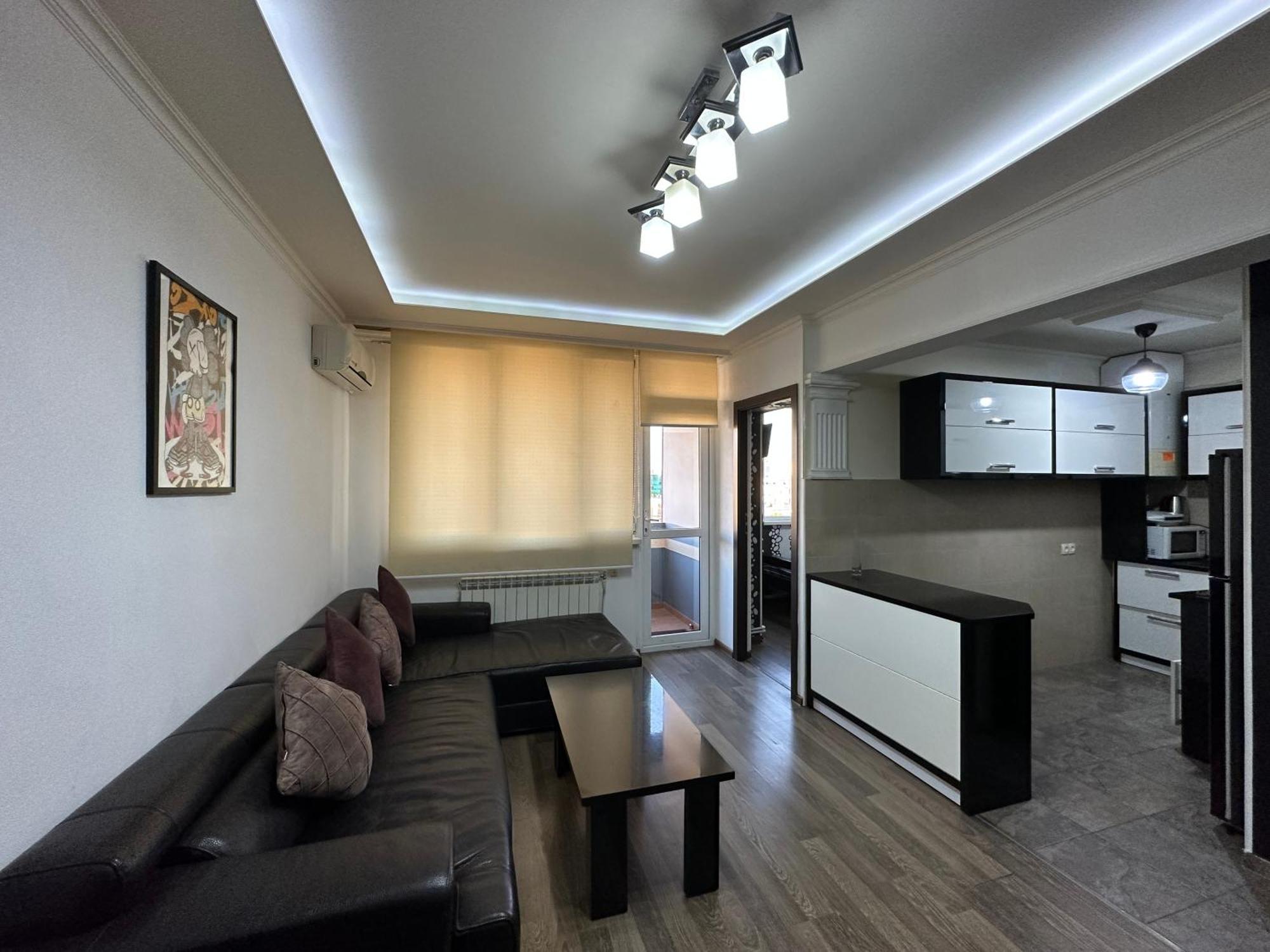 Yeznik Koghbatsi - Amiryan Crossroads 1 Bedroom Comfy Apartment With Balcony Ko100 Yerevan Exterior photo